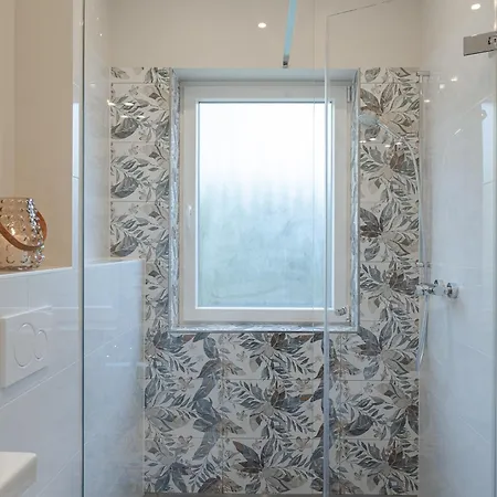 Thyra * 韦斯特兰